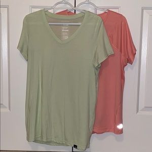 women’s North Face tops (2)